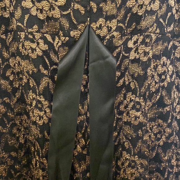 Ballet style - Black and Gold Lace Dress - Picture 8 of 10